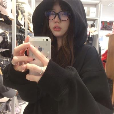 小犬与女孩
